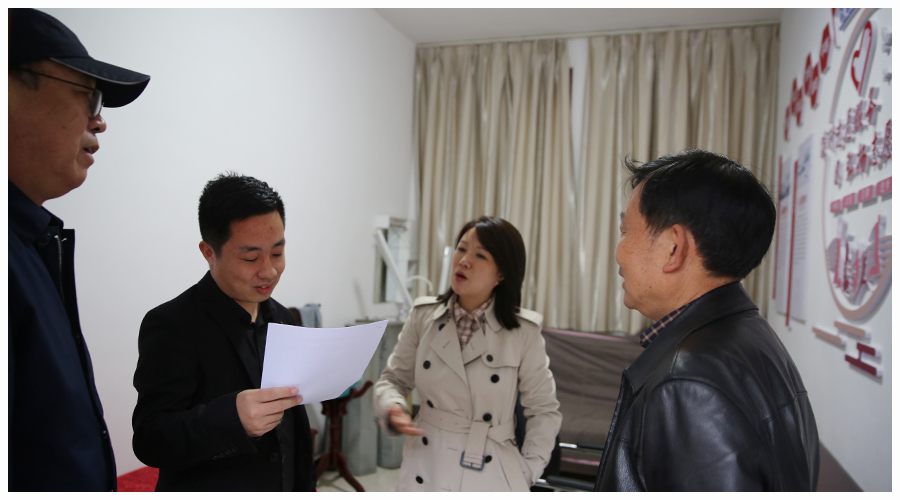 平顶山市教育体育局督导组莅临我校检查指导全国文明城市创建及迎接国家卫生城市复审工作