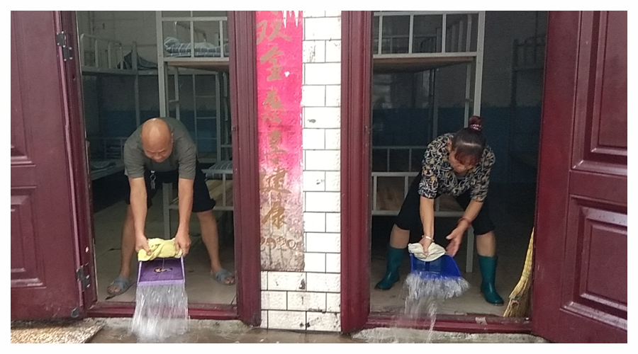 齐心协力排涝排险 全力保障校园安全 齐心协力排涝排险 全力保障校园安全