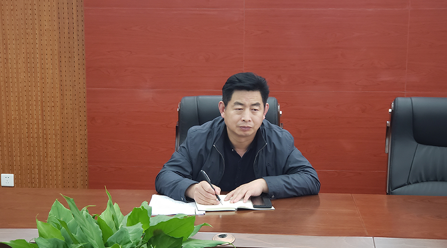 我校召开包片班级班主任座谈会