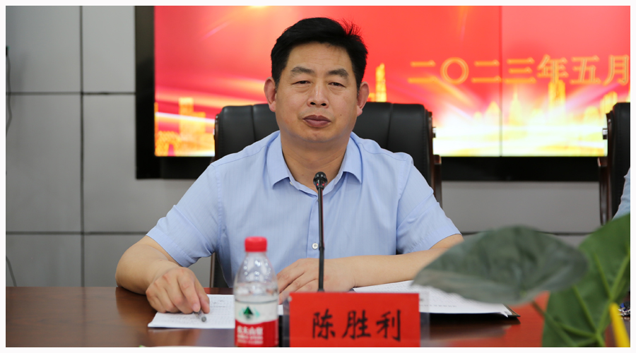 我校召开退休人员欢送会 我校召开退休人员欢送会