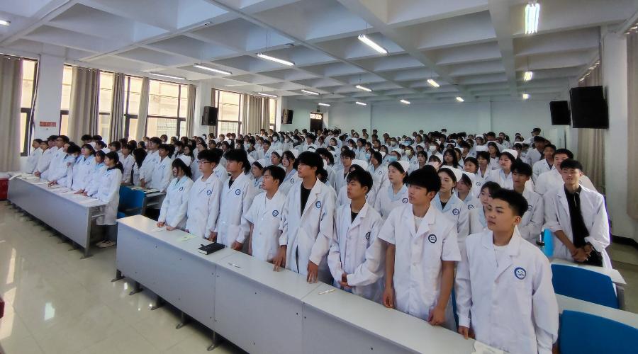 我校开展入团积极分子团课