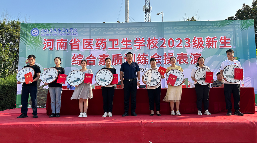 新生综合素质拓展训练汇操震撼上演，快来看帅气的你！