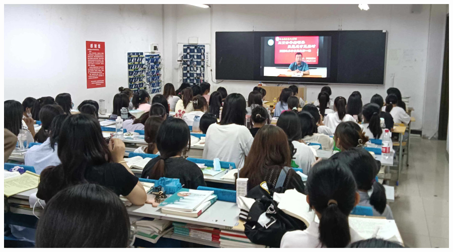 校长李进旭为全体同学讲授开学思政第一课