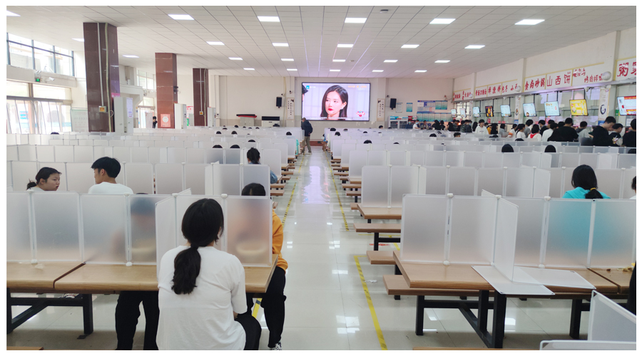 我校实施校园全封闭管理