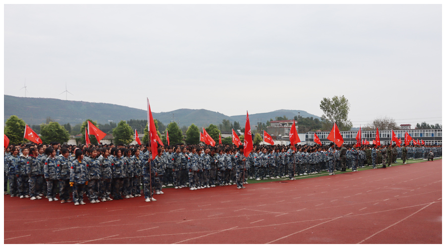 我校2021级新生军训汇演完美落幕