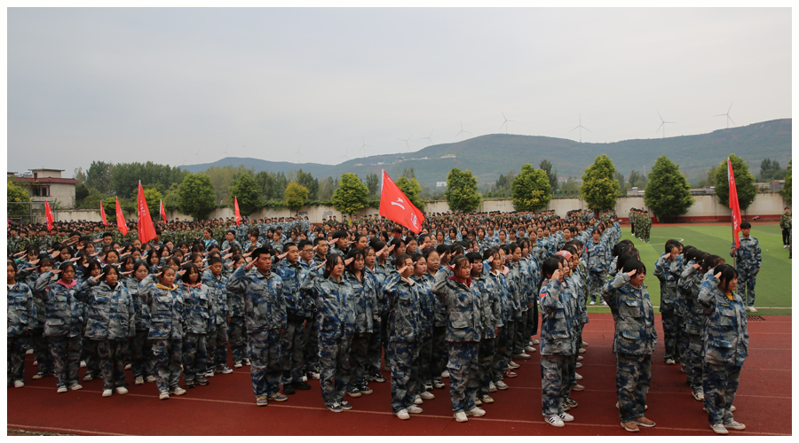 我校2021级新生军训汇演完美落幕