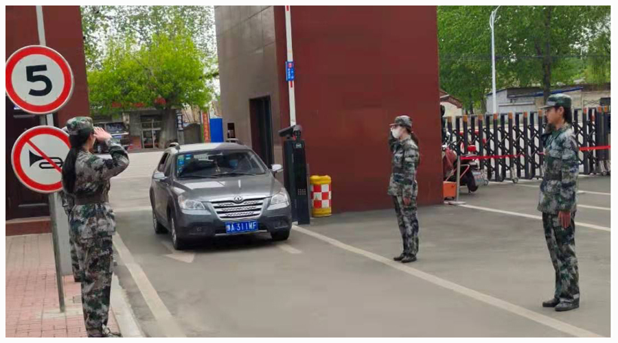 菁菁校园添绿意 学生教官展风采 菁菁校园添绿意 学生教官展风采