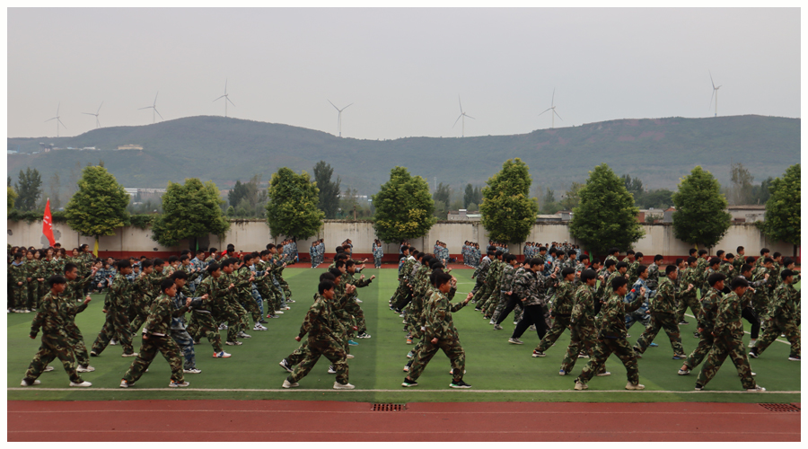 我校2021级新生军训汇演完美落幕