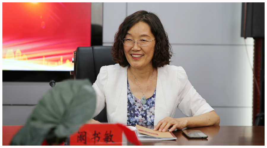 我校召开退休人员欢送会 我校召开退休人员欢送会