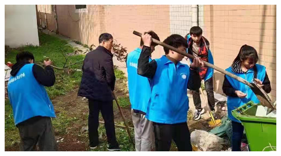 崇尚劳动 美化校园