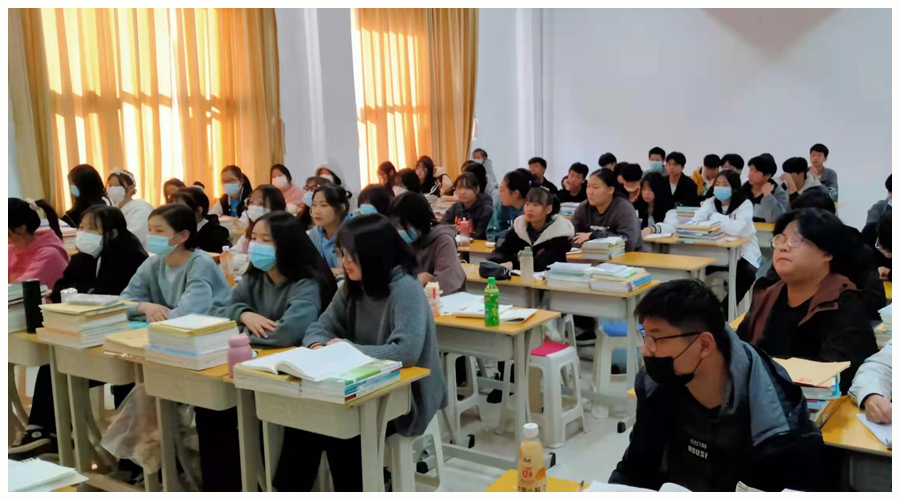 我校组织开展“资助育人”主题班会