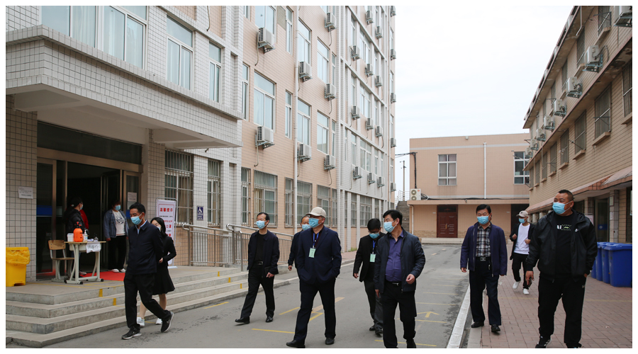 平顶山市教育体育系统新冠肺炎疫情防控工作专班 督导检查组莅临我校督导检查