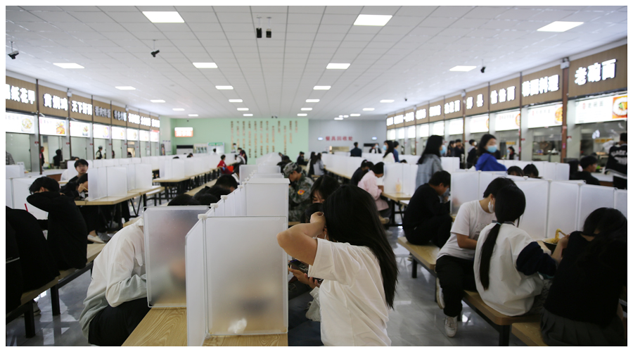 我校实施校园全封闭管理