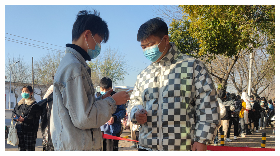 我校2022年高考信息采集工作有序进行