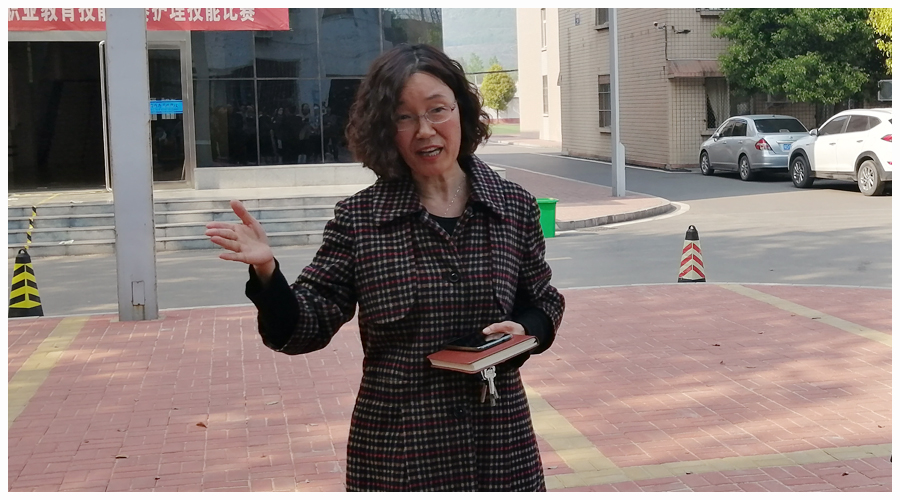 我校召开学生安全与卫生工作现场会