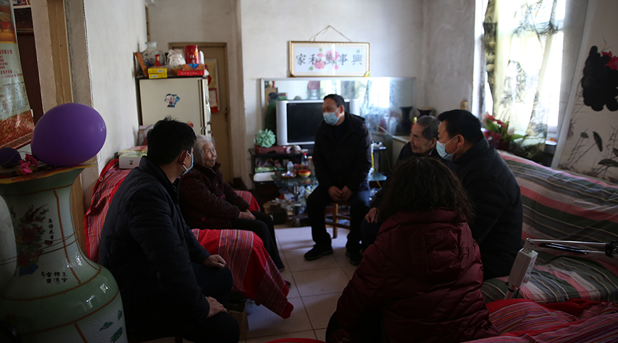 我校开展春节慰问活动