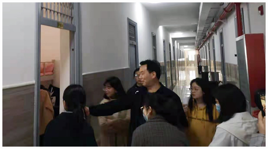 我校召开学生安全与卫生工作现场会