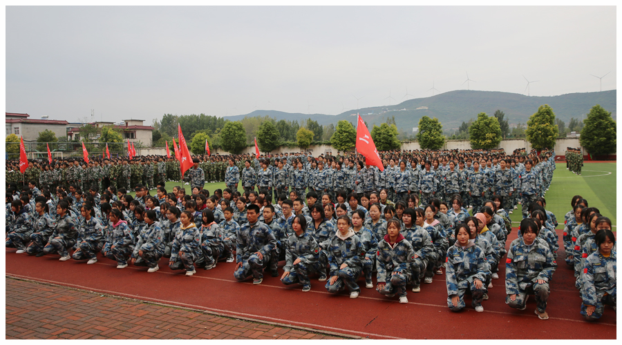 我校2021级新生军训汇演完美落幕