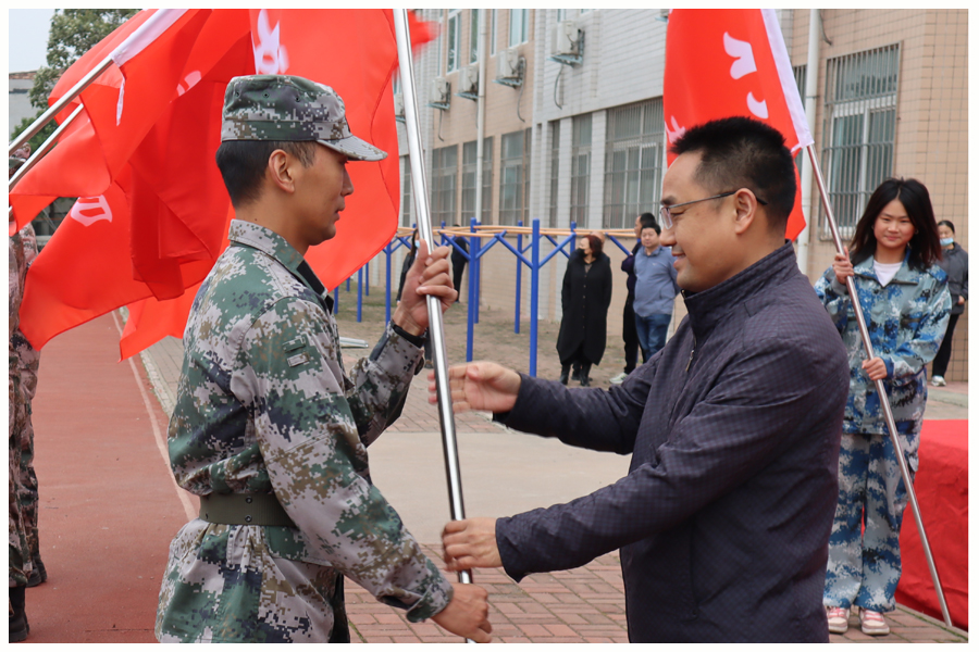 我校2021级新生军训活动正式开启