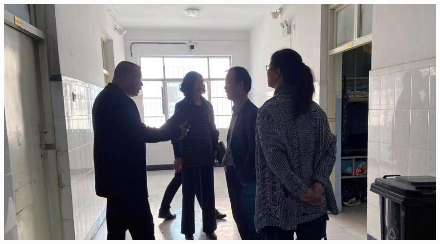 我校召开学生安全与卫生工作现场会