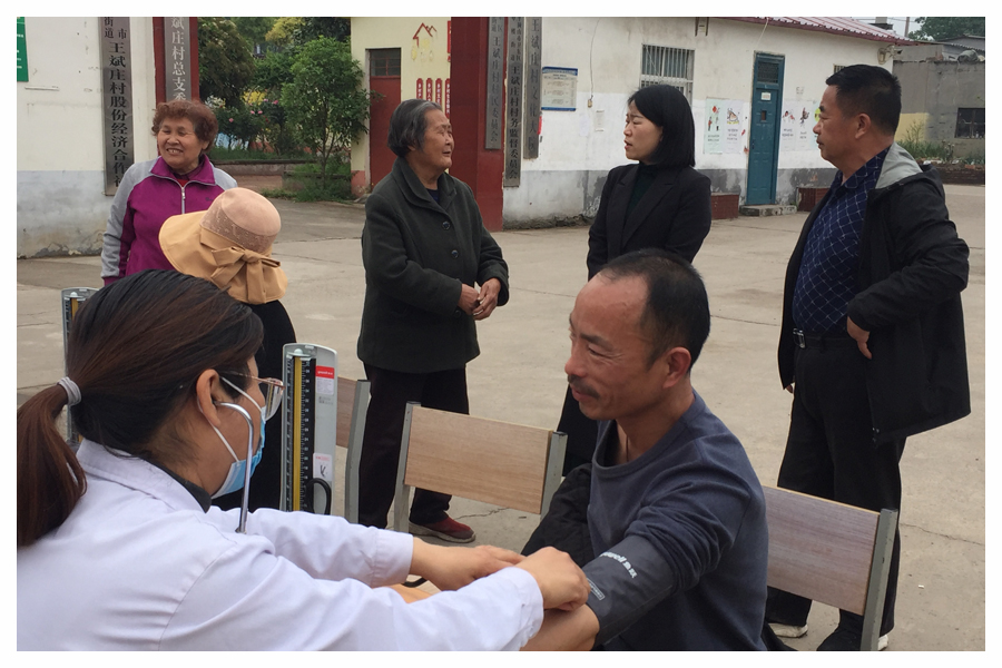 我校开展“学党史进社区我为群众办实事”活动