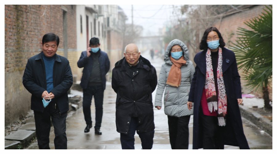 我校开展春节慰问活动 我校开展春节慰问活动