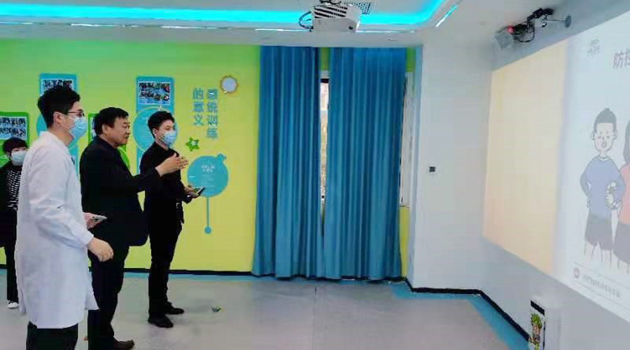 河南省医药卫生学校眼视光与配镜实训基地揭牌仪式顺利举行