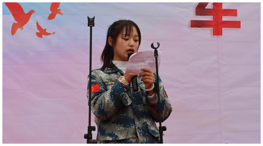 我校2021级新生军训汇演完美落幕