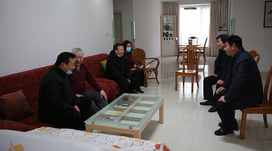 我校开展春节慰问活动